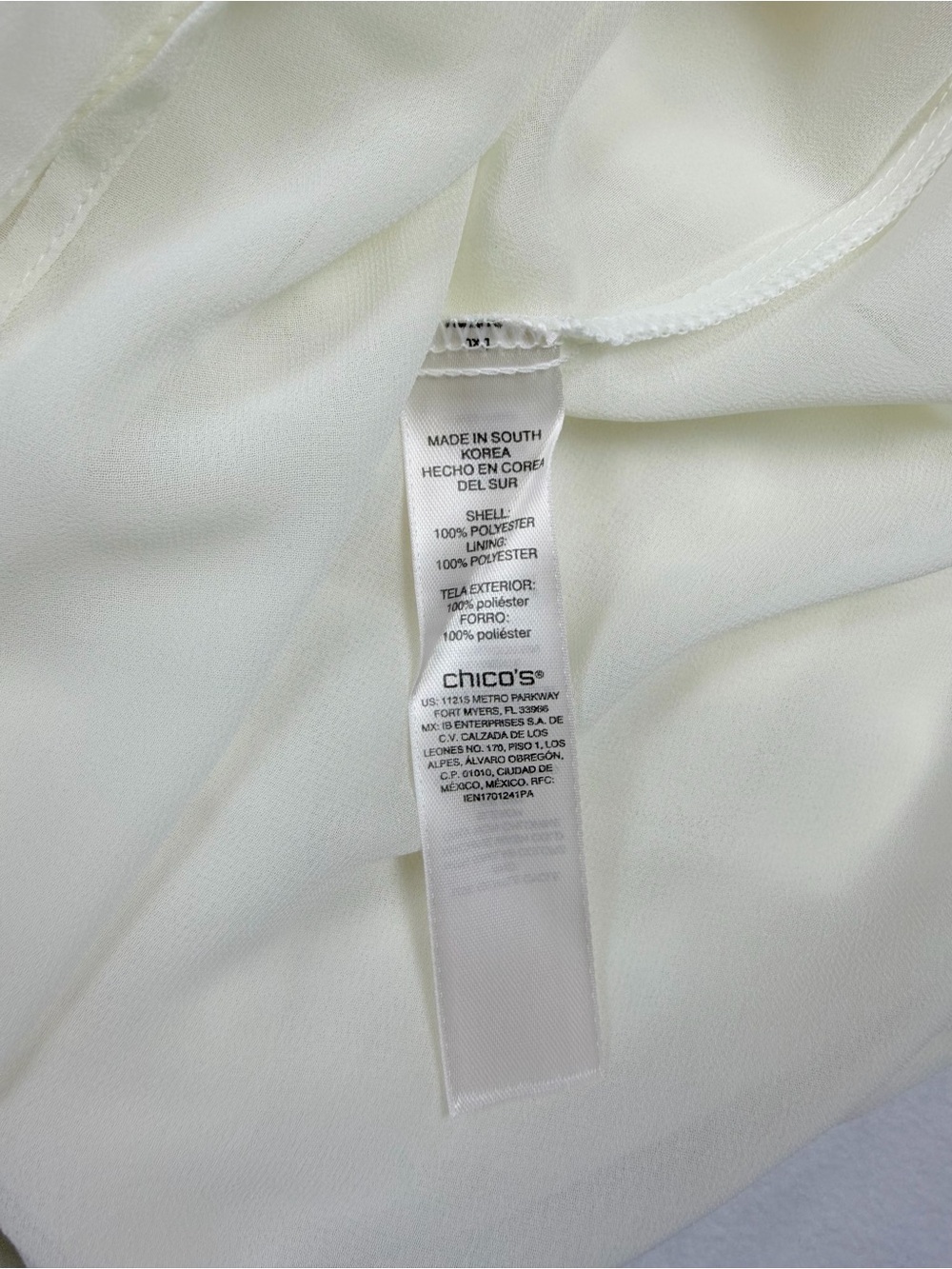 Chico's White V-Neck Long Sleeve Pleated Babydoll Blouse Size 2 / L NWT - Picture 7 of 7